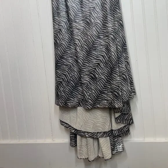 NWT Camille La Vie Animal Print Sequin Halter Open Back Maxi Dress Size 4 - Picture 4 of 9